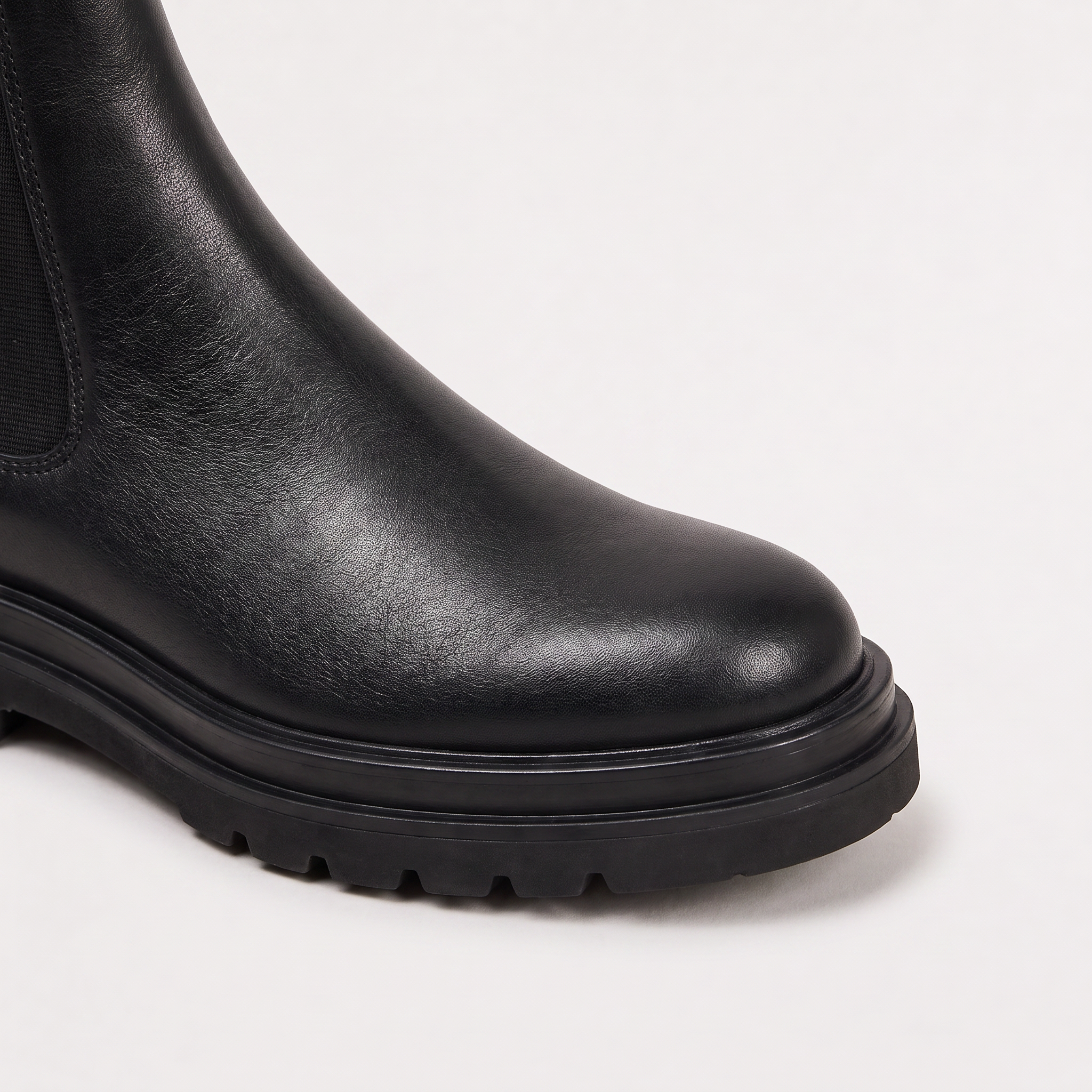 Women's Chunky Platform Chelsea Boots